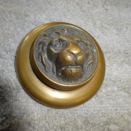 Original lion head paper weight